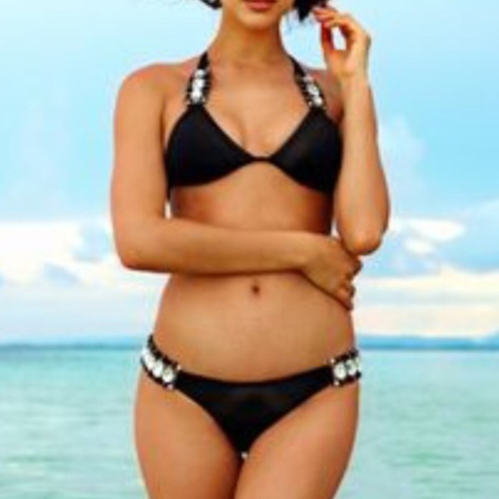 Beach bunny roped up top